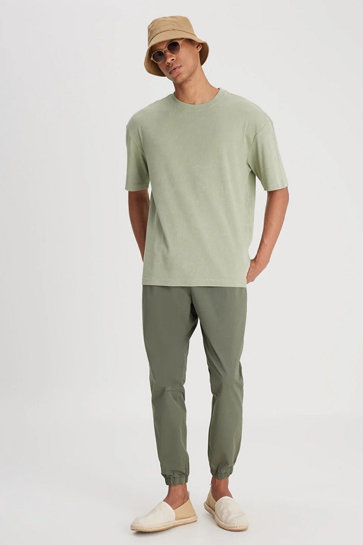 Lee Minimalist Erkek Jogger Pantolon - Rahat & Şık Günlük Stil İkincil görsel