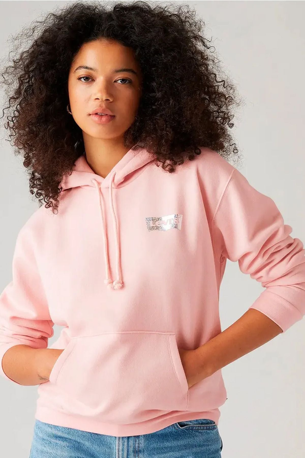 Levi's Kadın Oversize Kapüşonlu Sweatshirt - Rahat ve Şık Translation missing: tr.content.product_image_secondary