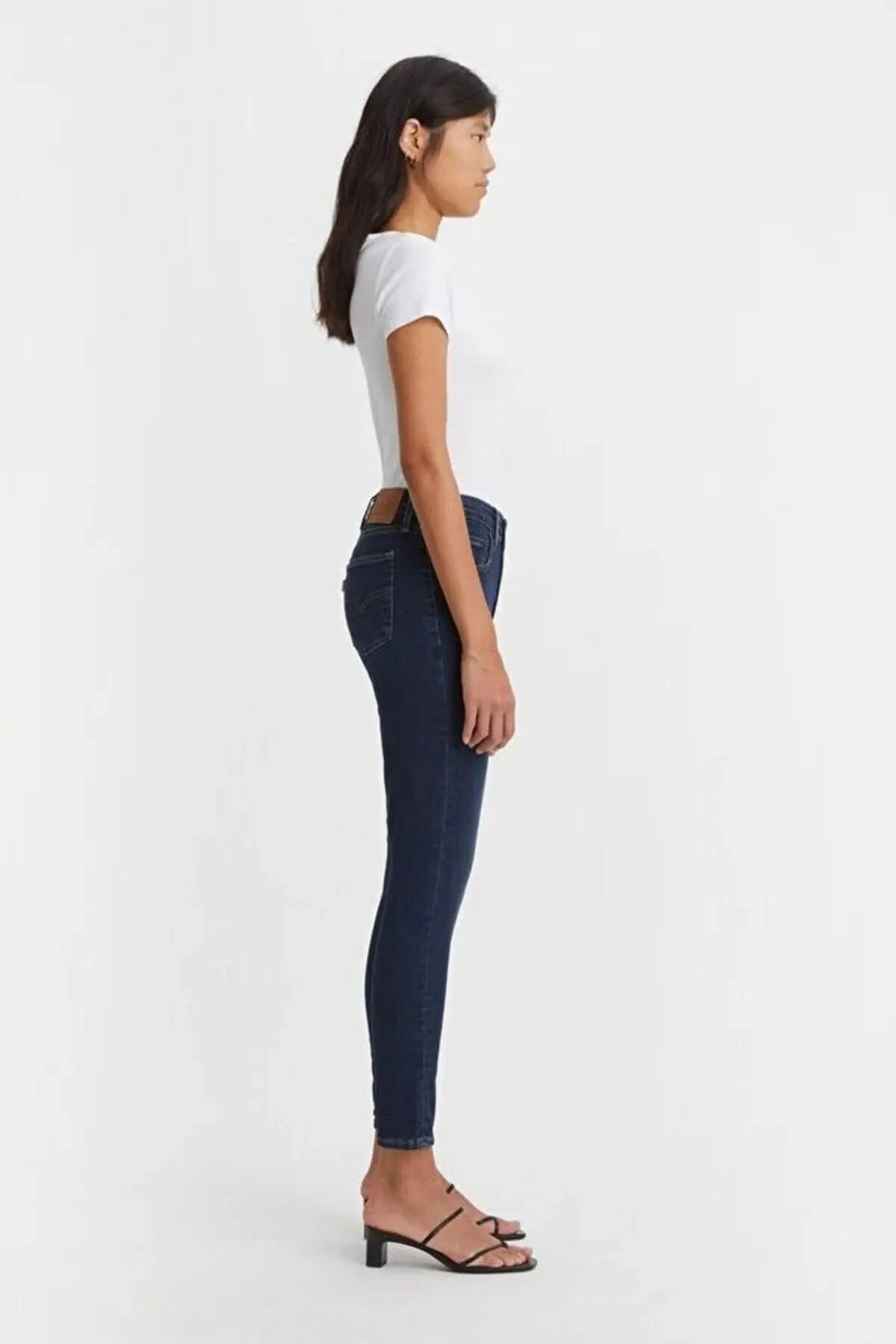 Levi's Yüksek Bel Dar Paça Minimalist Kadın Jean - Günlük Stil Translation missing: tr.content.product_image_secondary