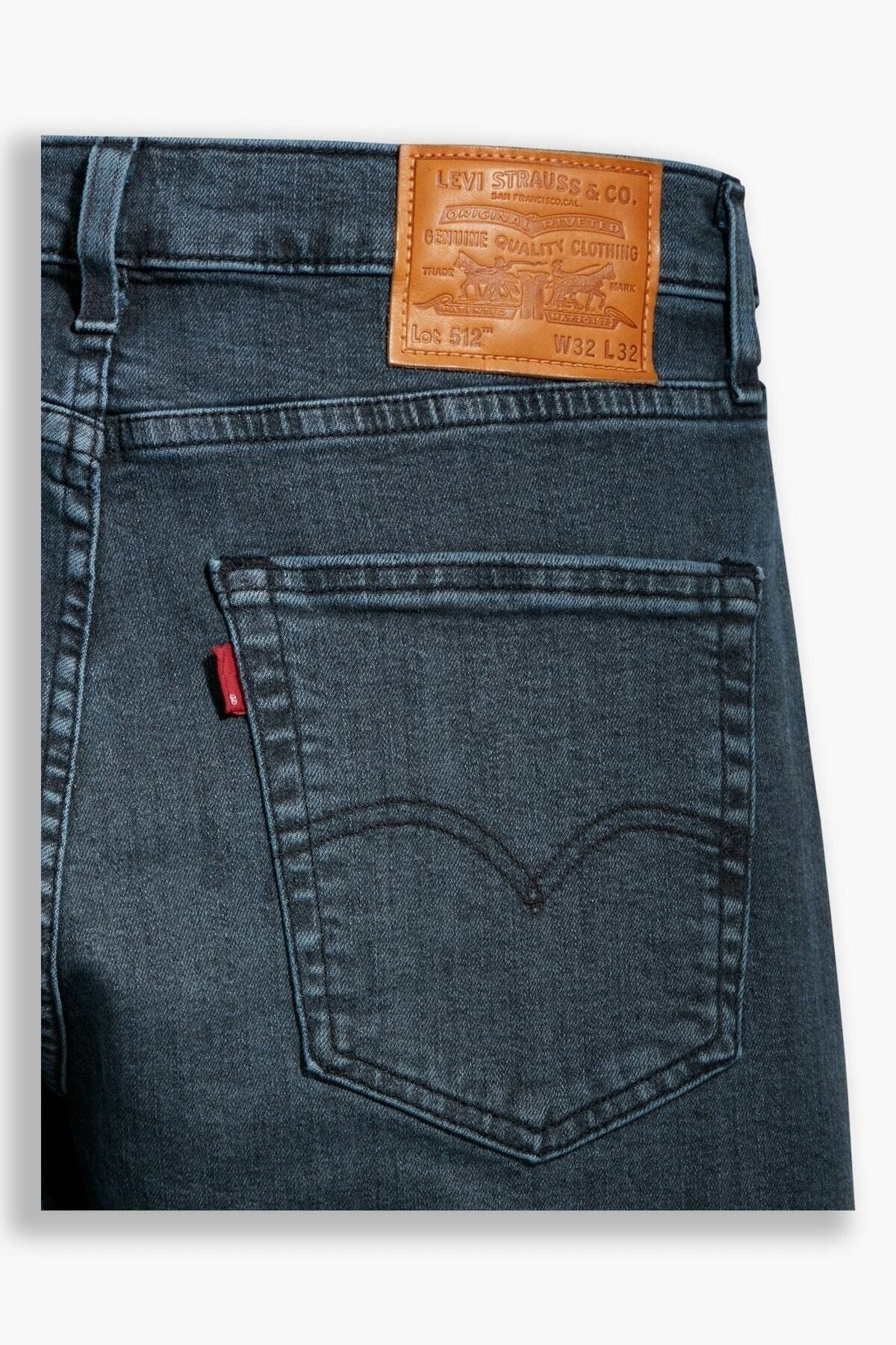 Levi's Slim Fit Erkek Jean Pantolon: Minimalist Günlük Stil