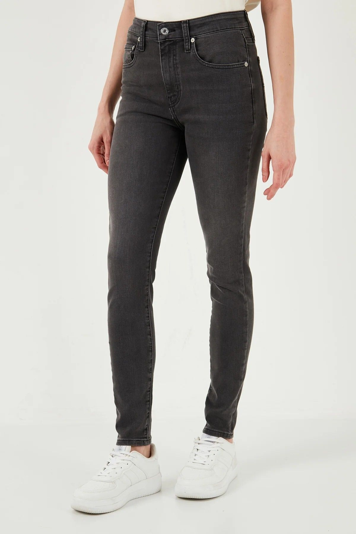 Levi's Minimalist Slim Fit Yüksek Bel Kadın Jean - Günlük Şıklık Translation missing: tr.content.product_image_main