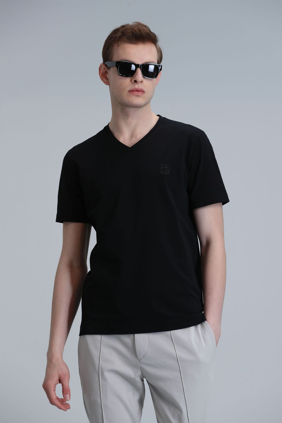 Lufian Minimalist V Yaka Kısa Kol Erkek T-Shirt - Günlük Stil Translation missing: tr.content.product_image_main
