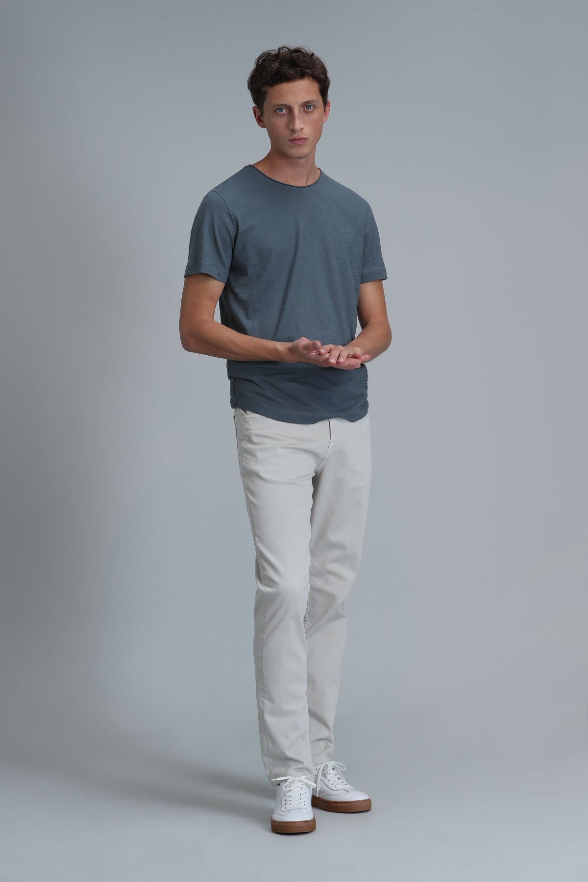 Lufian Oversize Erkek T-Shirt - Minimalist Tarz Kısa Kol Yuvarlak Yaka Translation missing: tr.content.product_image_secondary