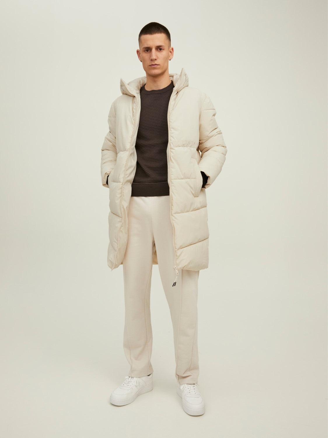 Jack&Jones Erkek Oversize Kapüşonlu Uzun Kışlık Mont - Sıcak ve Şık İkincil görsel