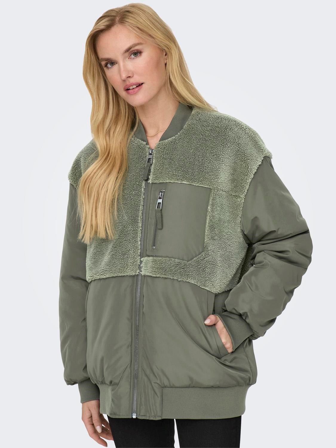 Only Oversize Peluş Detaylı Fermuarlı Kadın Kışlık Mont
