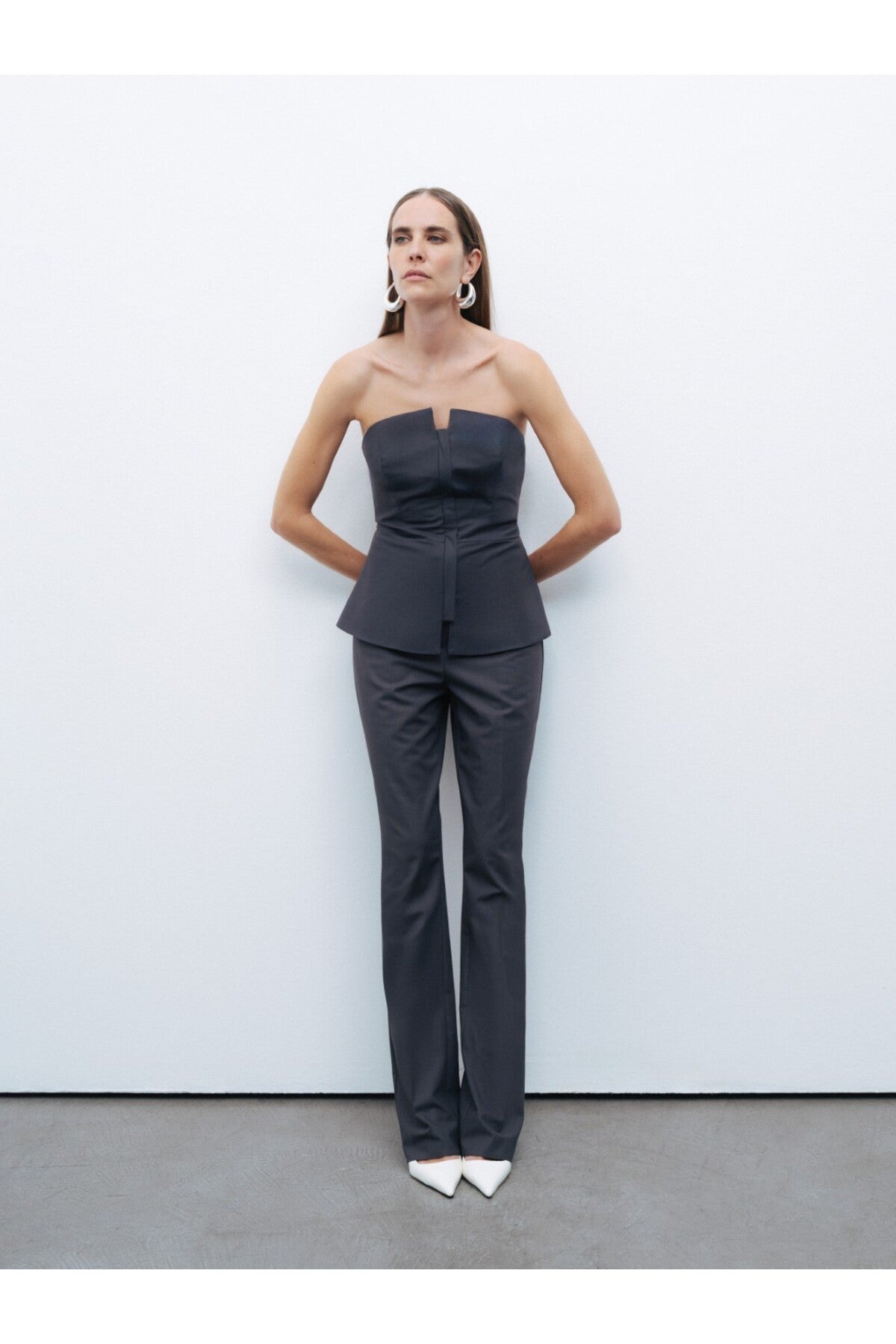 Nocturne Minimalist Straplez Crop Top - Günlük & Şık Kombinler Translation missing: tr.content.product_image_secondary