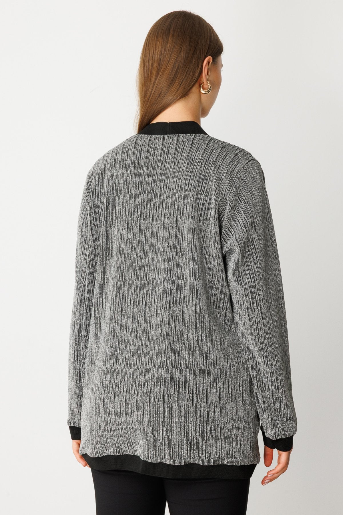 On Kadın Oversize Uzun Kol Minimalist Hırka - Günlük & Şık Kombinler İçin!