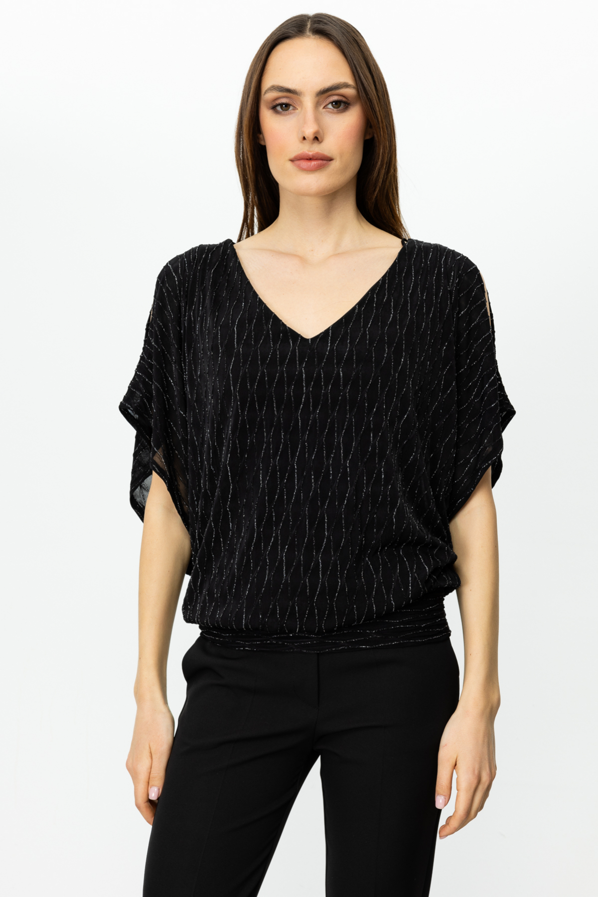 On Kadın V Yaka Oversize Minimalist Bluz - Şifon Kumaş