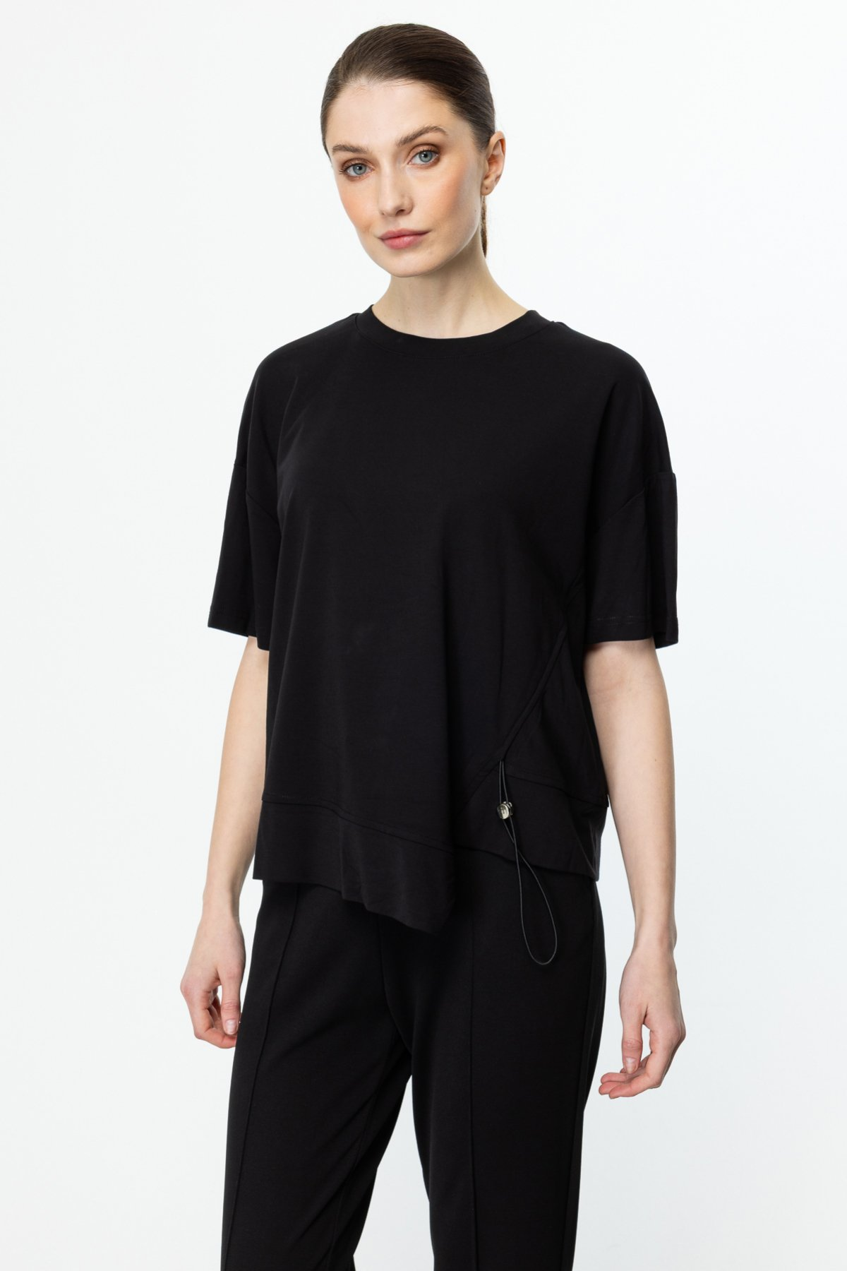 On Asimetrik Desenli Oversize Kadın Bluz 25Y56327