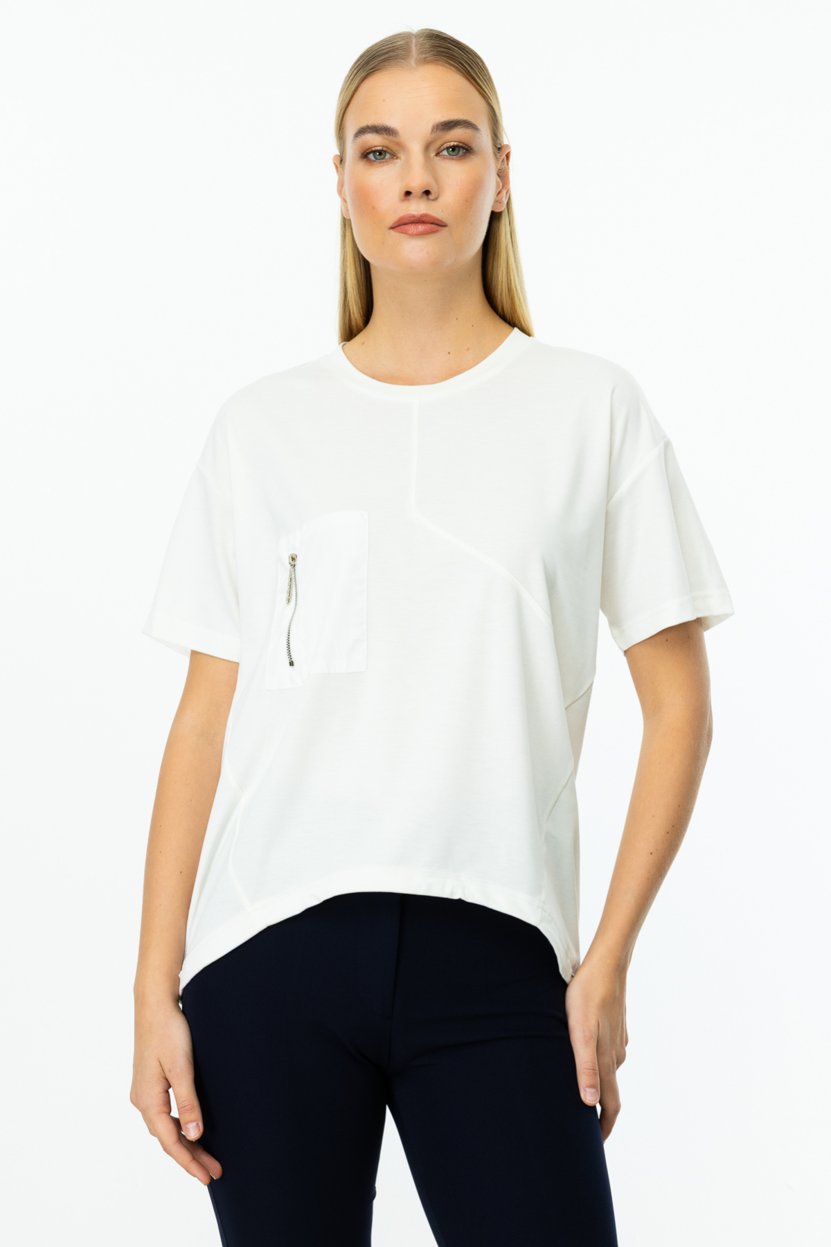 On Kadın Oversize Bluz - Minimalist Tasarım - Kısa Kol - Günlük Ana görsel