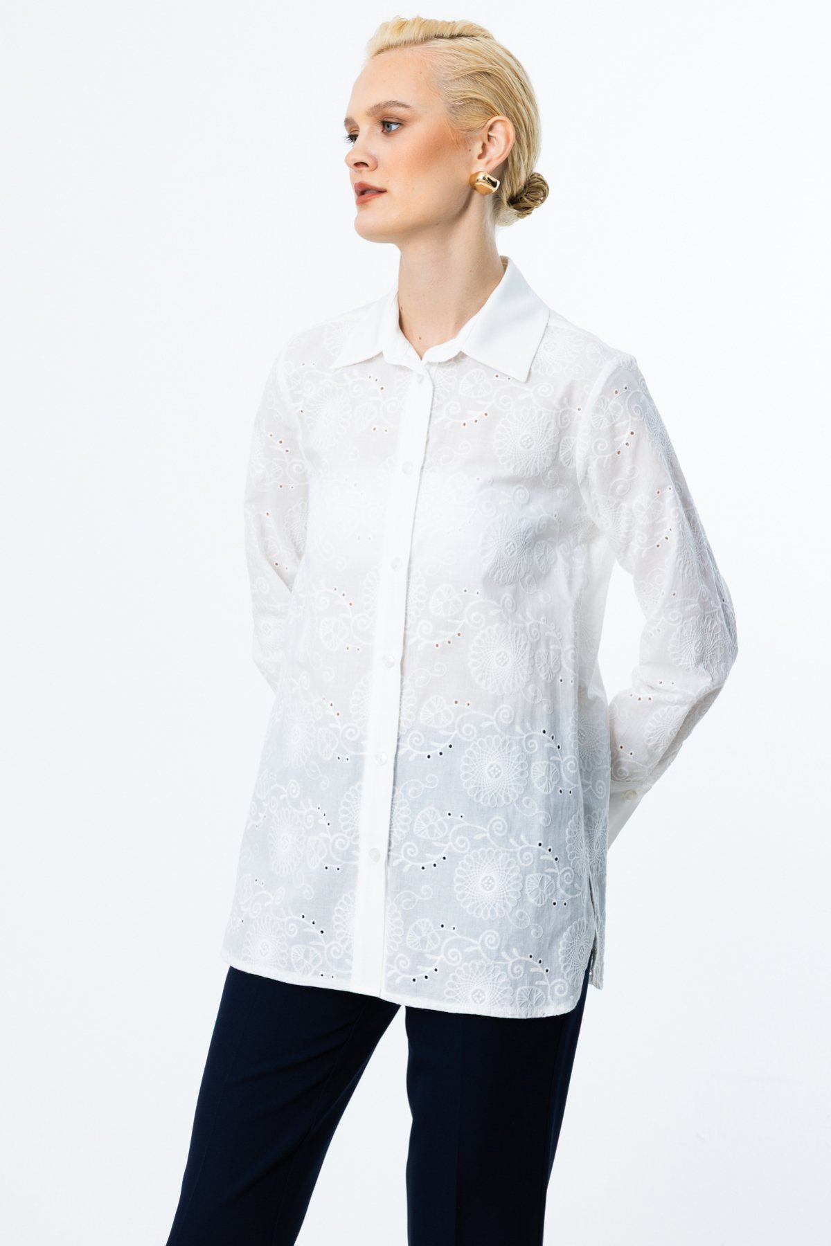 On Kadın Oversize Uzun Kol Nakışlı Gömlek - Minimalist Tarz İkincil görsel