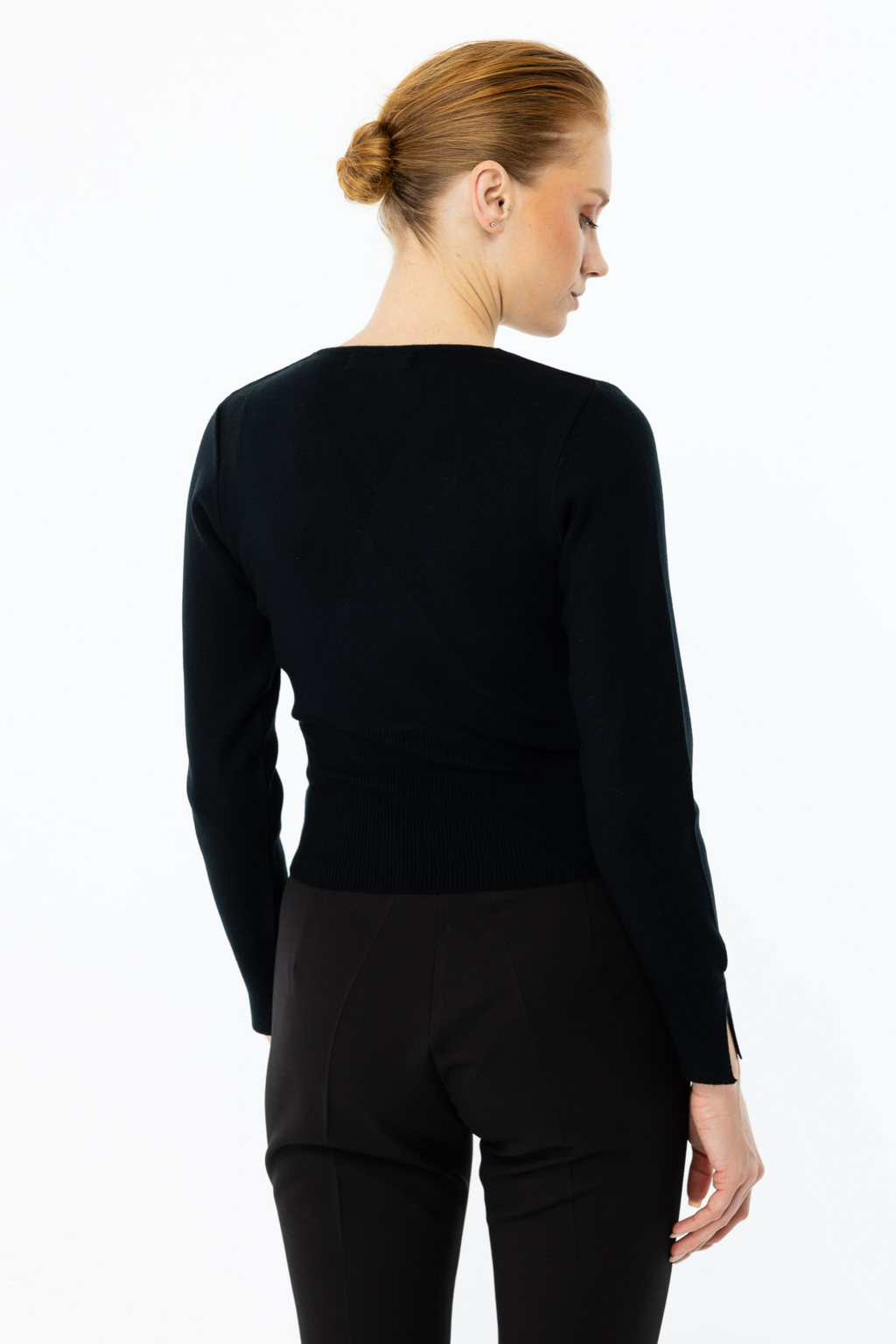 On Minimalist V Yaka Uzun Kol Crop Kadın Kazak - Şık ve Rahat