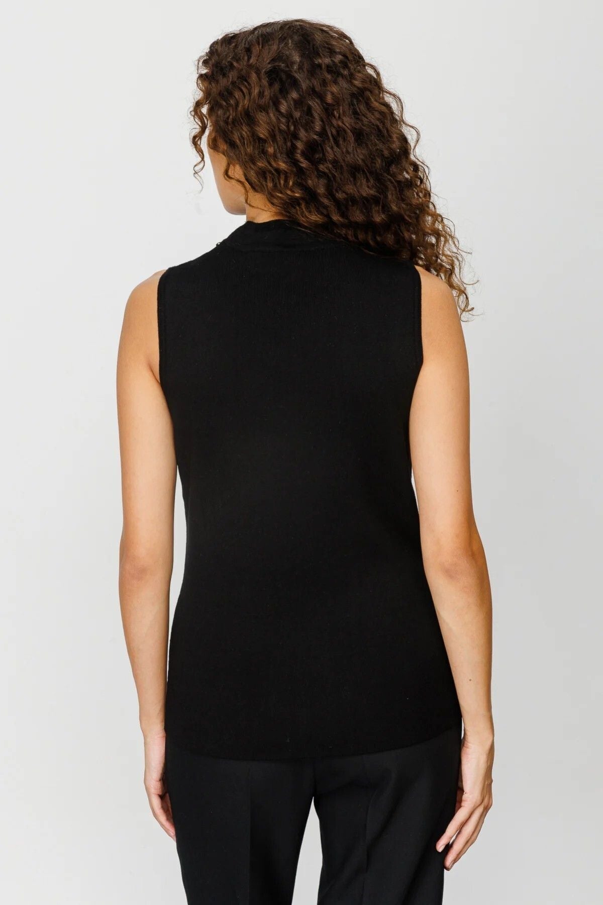 On Minimalist Kolsuz Crop Triko - Yüksek Yaka, Metalik Detay