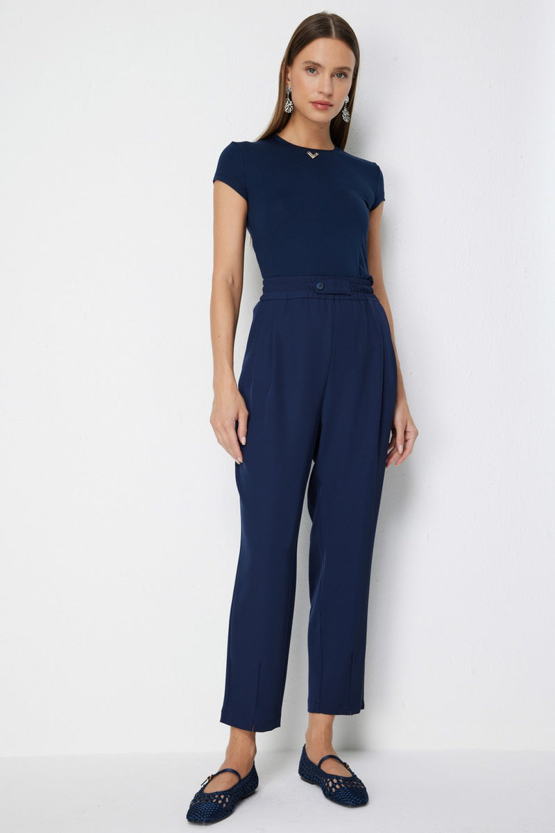 On Kadın Yüksek Bel Rahat Kesim Beli Lastikli Pile Detaylı Ankle Pantolon 26YON78105