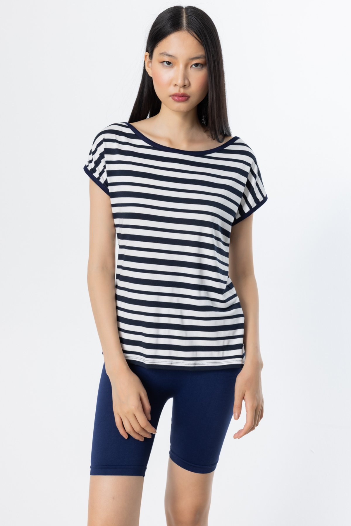 On Minimalist Oversize Çizgili Kadın Bluz - Kısa Kol Yuvarlak Yaka Ana görsel