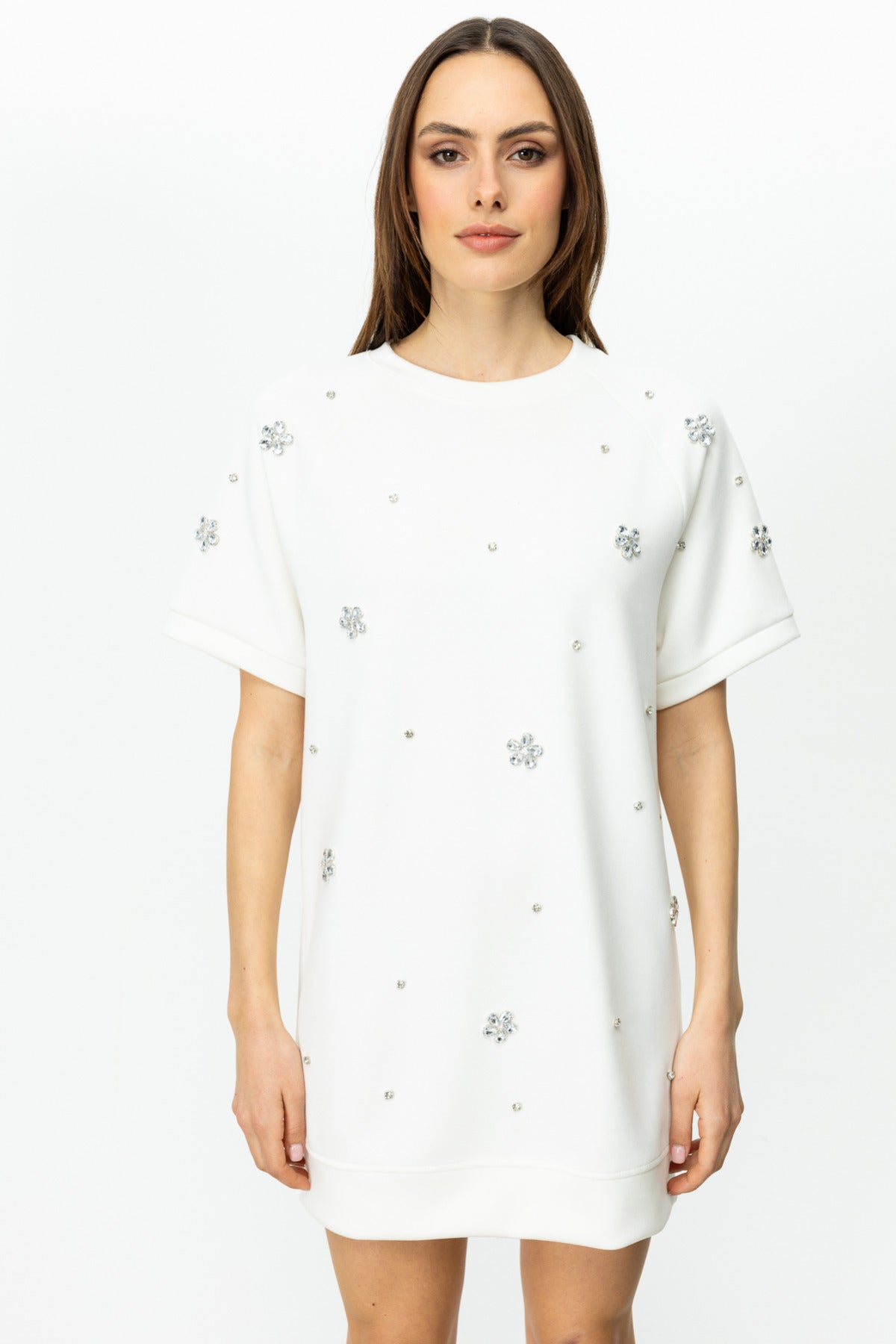 On Oversize Mini Elbise - Kısa Kol, Yuvarlak Yaka, Minimalist Stil Translation missing: tr.content.product_image_secondary