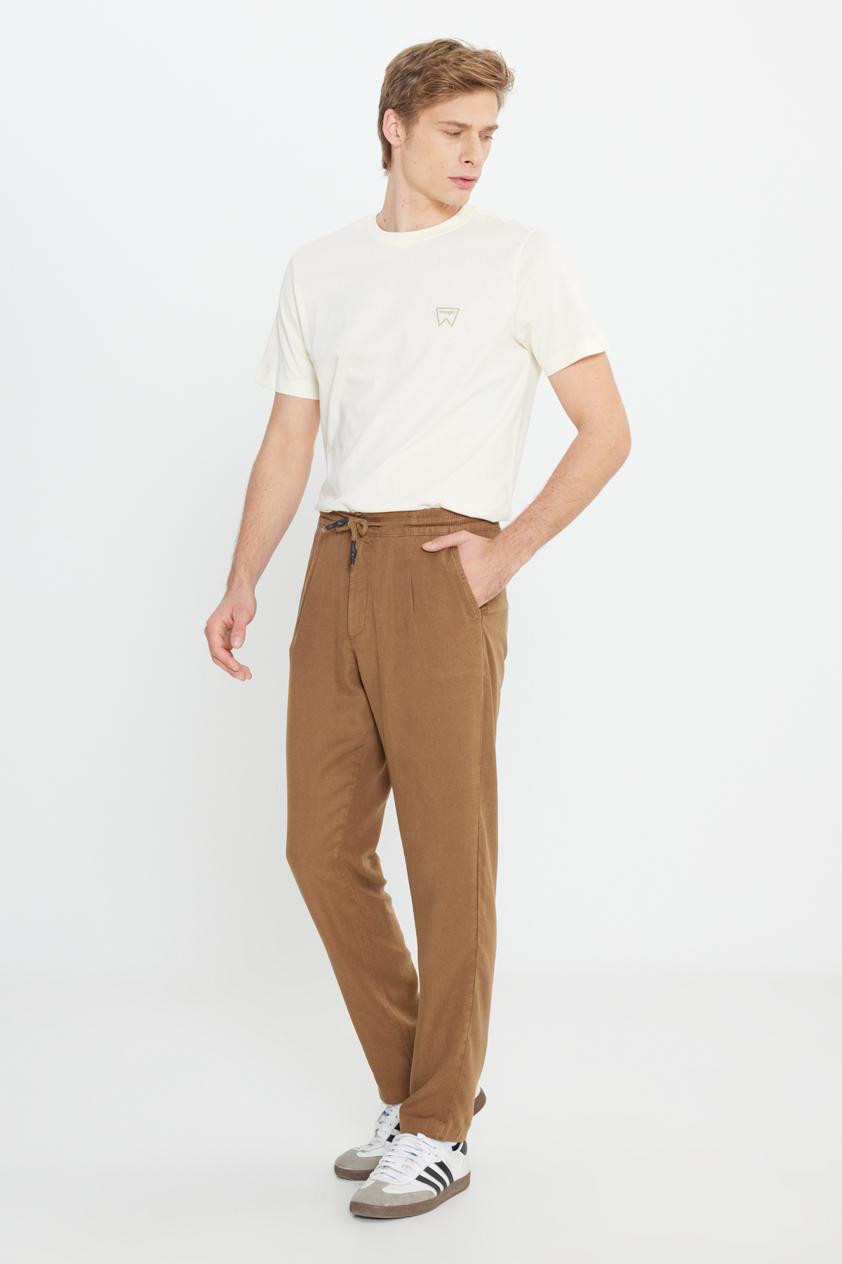 Regular Fit Normal Kesim Normal Bel Düz Paça Chino Pantolon Wrangler Translation missing: tr.content.product_image_main