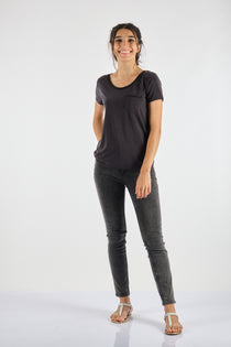 Garmenty Minimalist Yuvarlak Yaka Kısa Kol Kadın T-Shirt - Günlük Şıklık