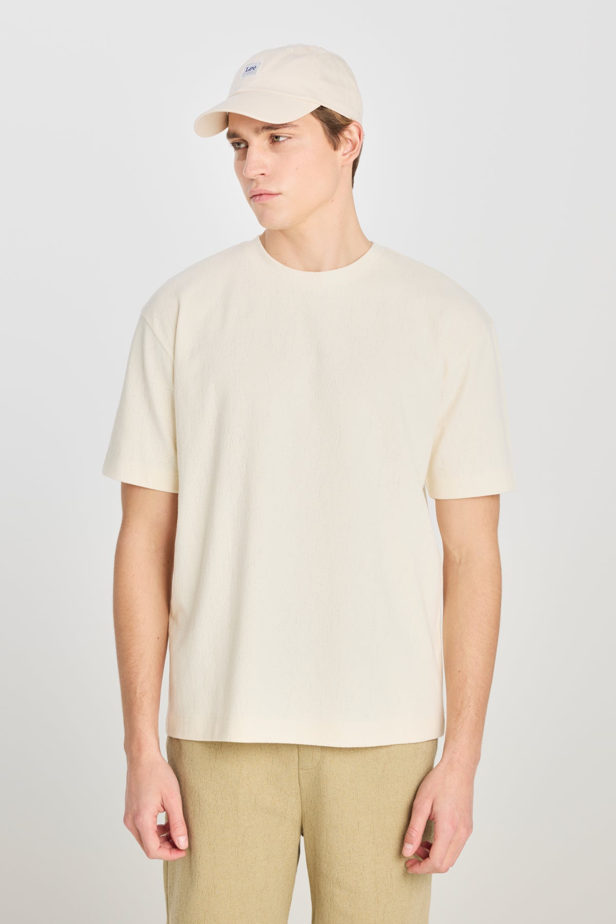 Relaxed Fit Geniş Kesim Bisiklet Yaka Pamuklu Kırık Beyaz T-Shirt L2510271102 Translation missing: tr.content.product_image_secondary