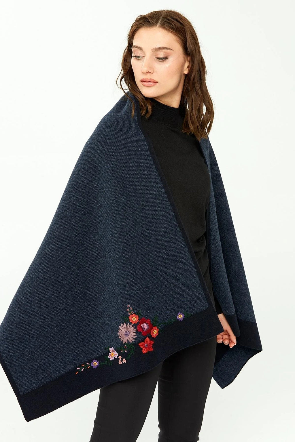 Desen Oversize Nakışlı Kadın Şalı - Minimalist & Şık - Hemen Al!