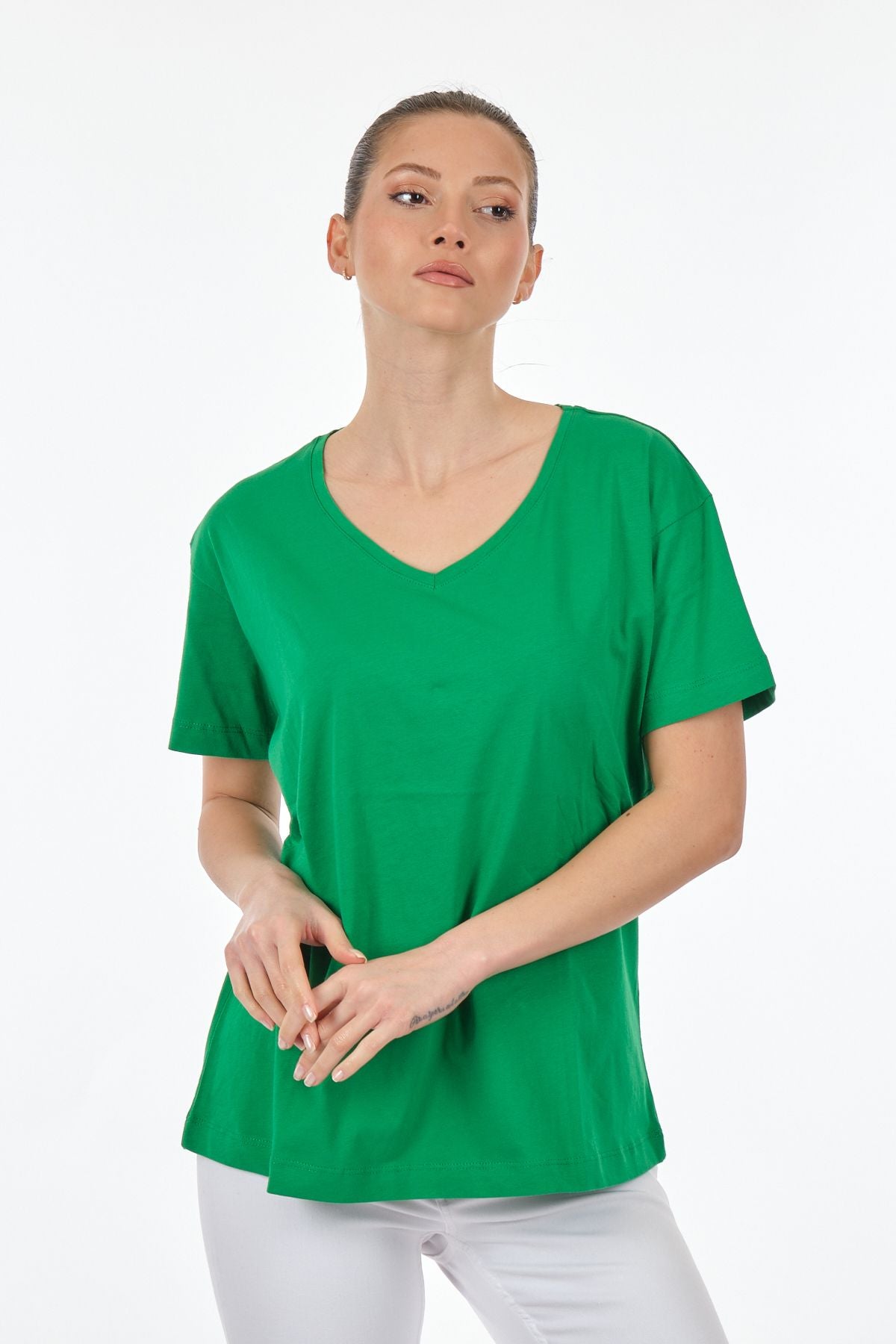 Seçil Kadın Oversize V Yaka Kısa Kol Minimalist T-Shirt - Günlük Kullanım Translation missing: tr.content.product_image_main