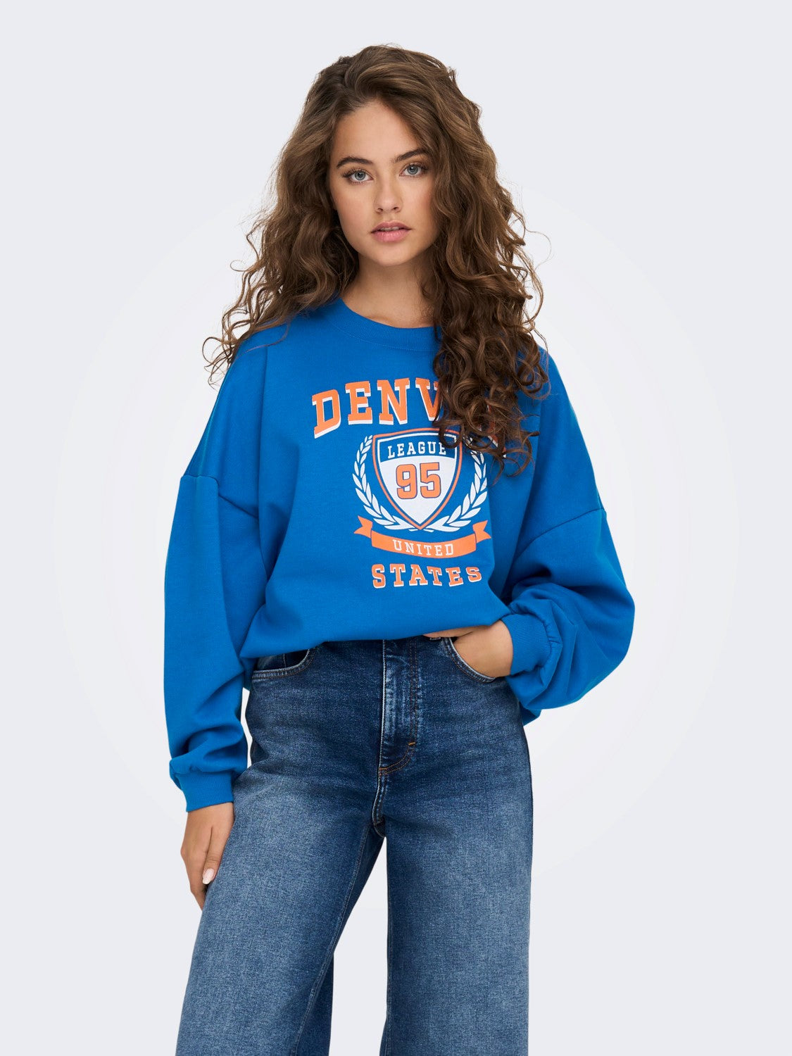 Only Oversize Crop Sweatshirt - Rahat ve Şık Günlük Stil Ana görsel