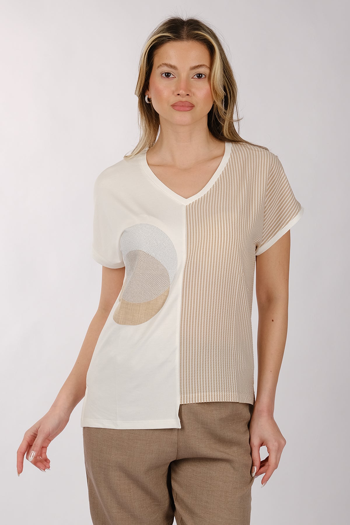Daıdo Minimalist V Yaka Kadın T-Shirt - Kısa Kol Günlük Translation missing: tr.content.product_image_secondary