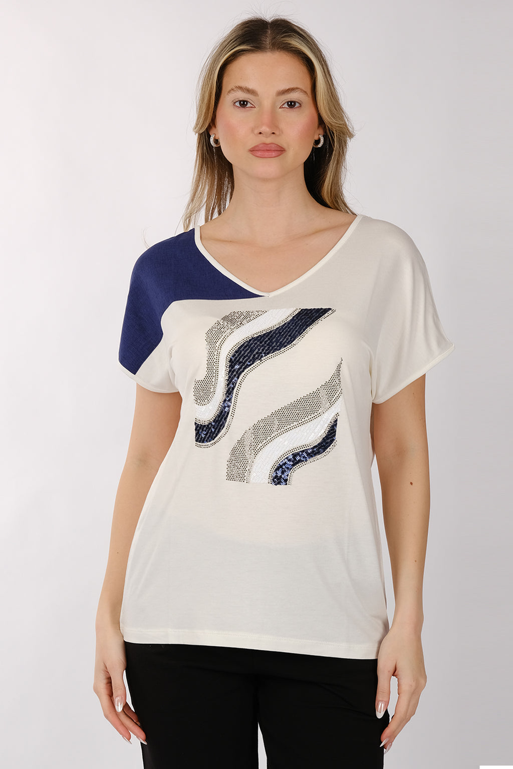 Daıdo Oversize V Yaka Kadın T-Shirt - Minimalist Tasarım