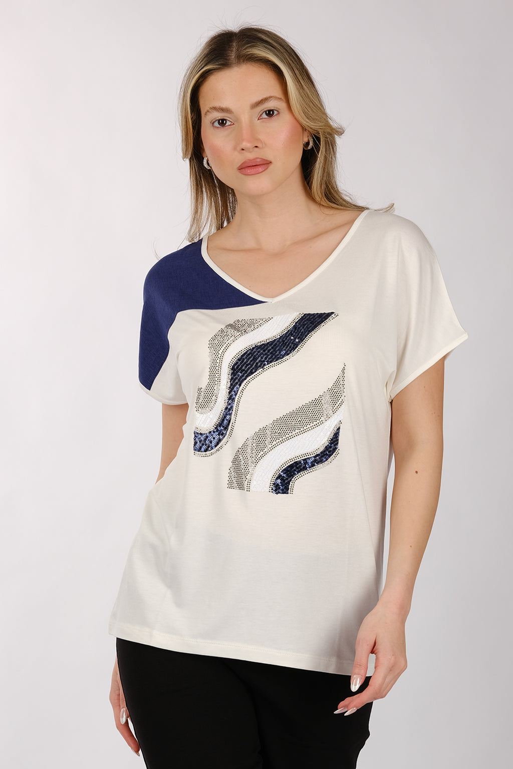 Daıdo Oversize V Yaka Kadın T-Shirt - Minimalist Tasarım
