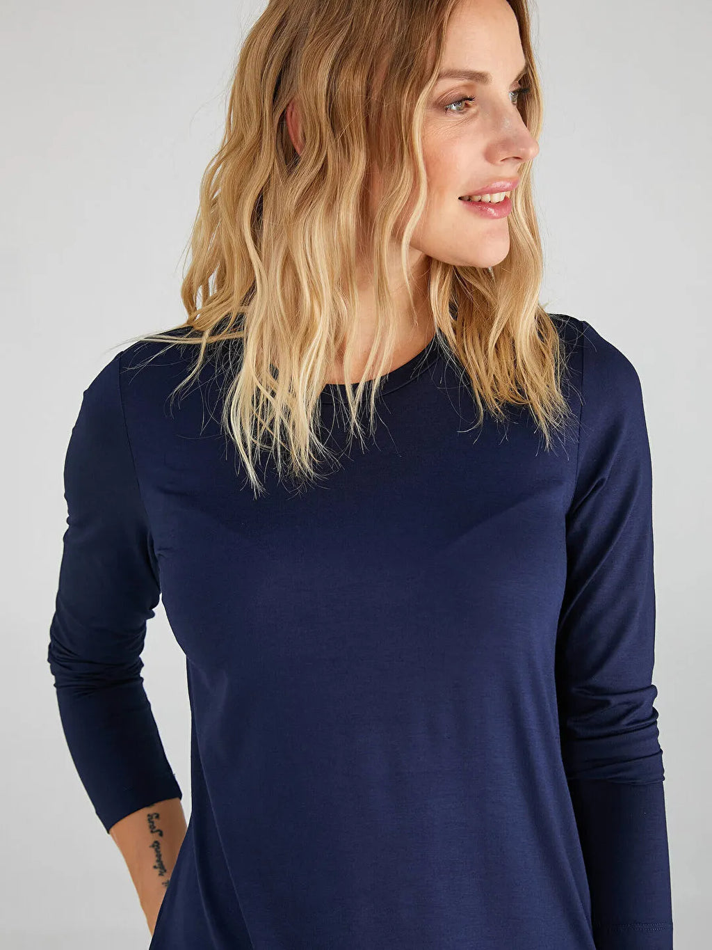 Faik Sönmez Minimalist Oversize Uzun Kol Kadın T-Shirt - Günlük Şıklık