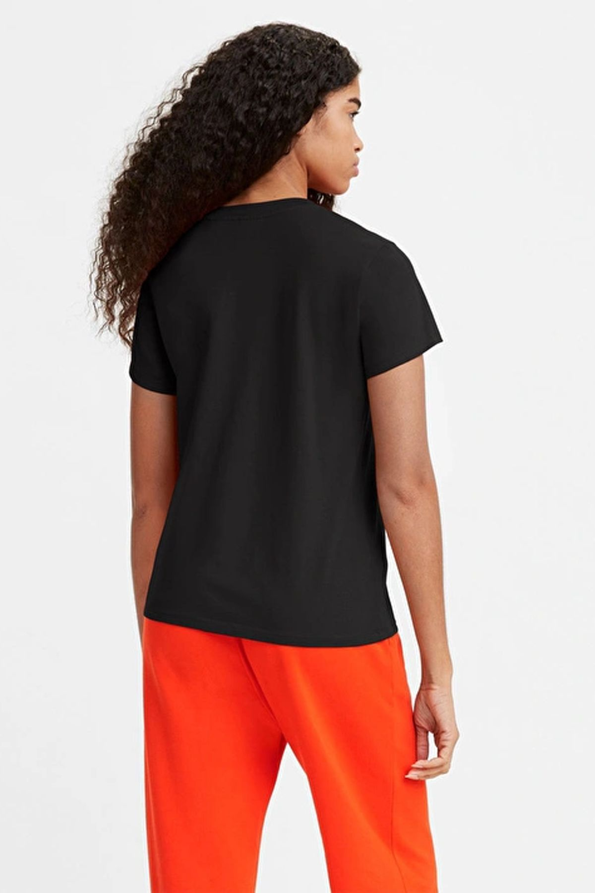 Levi's Kadın T-Shirt 25YA4917-0000 Translation missing: tr.content.product_image_secondary
