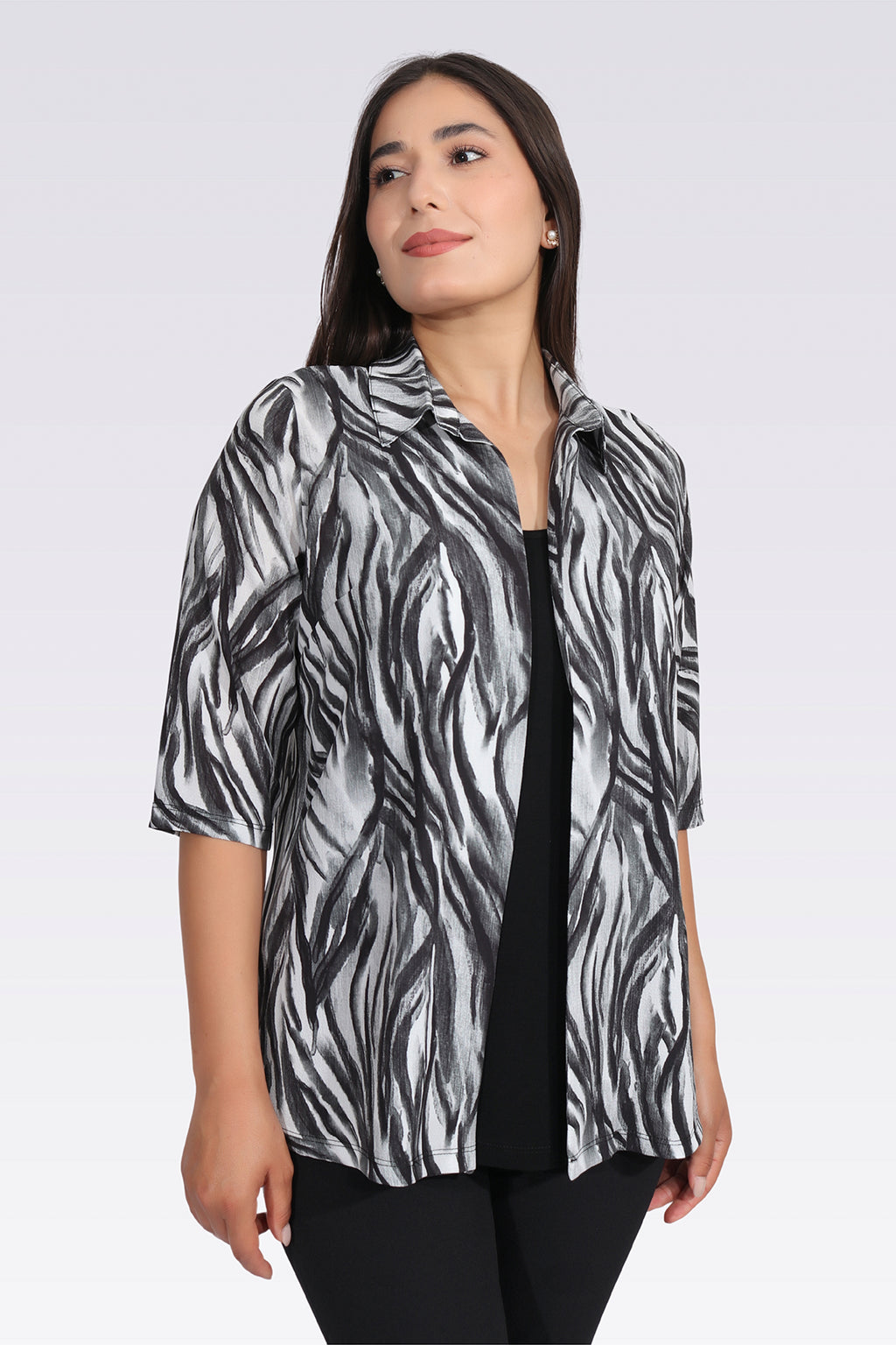 Tolga Saraçoğlu Kadın Bluz - Minimalist Zebra Desenli 3/4 Kol Oversize