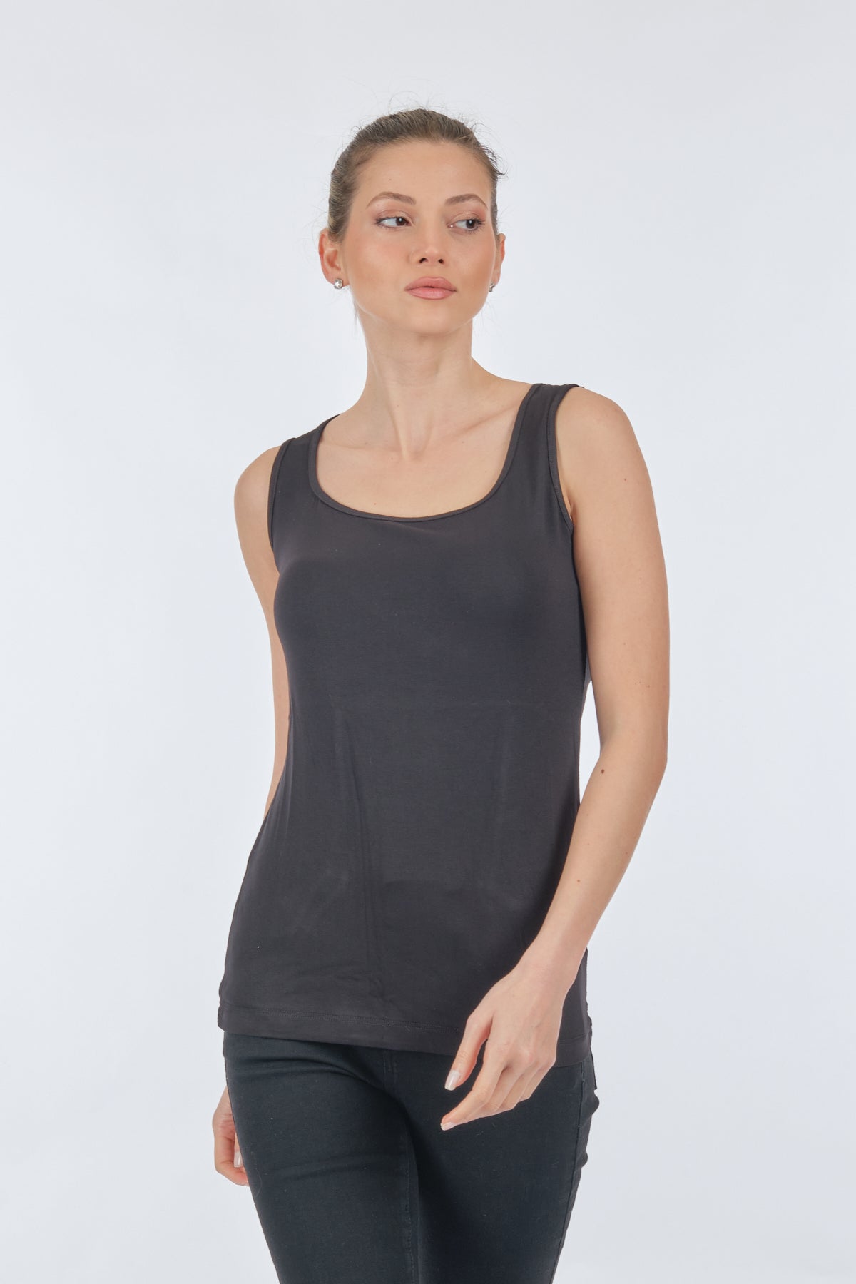 Lal Kadın Oversize V Yaka Midi Triko - Minimalist Stil Translation missing: tr.content.product_image_main