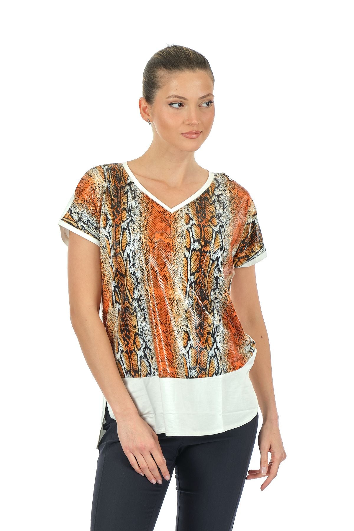 Twomail Oversize V Yaka Yılan Desenli Kadın T-Shirt - Kısa Kol