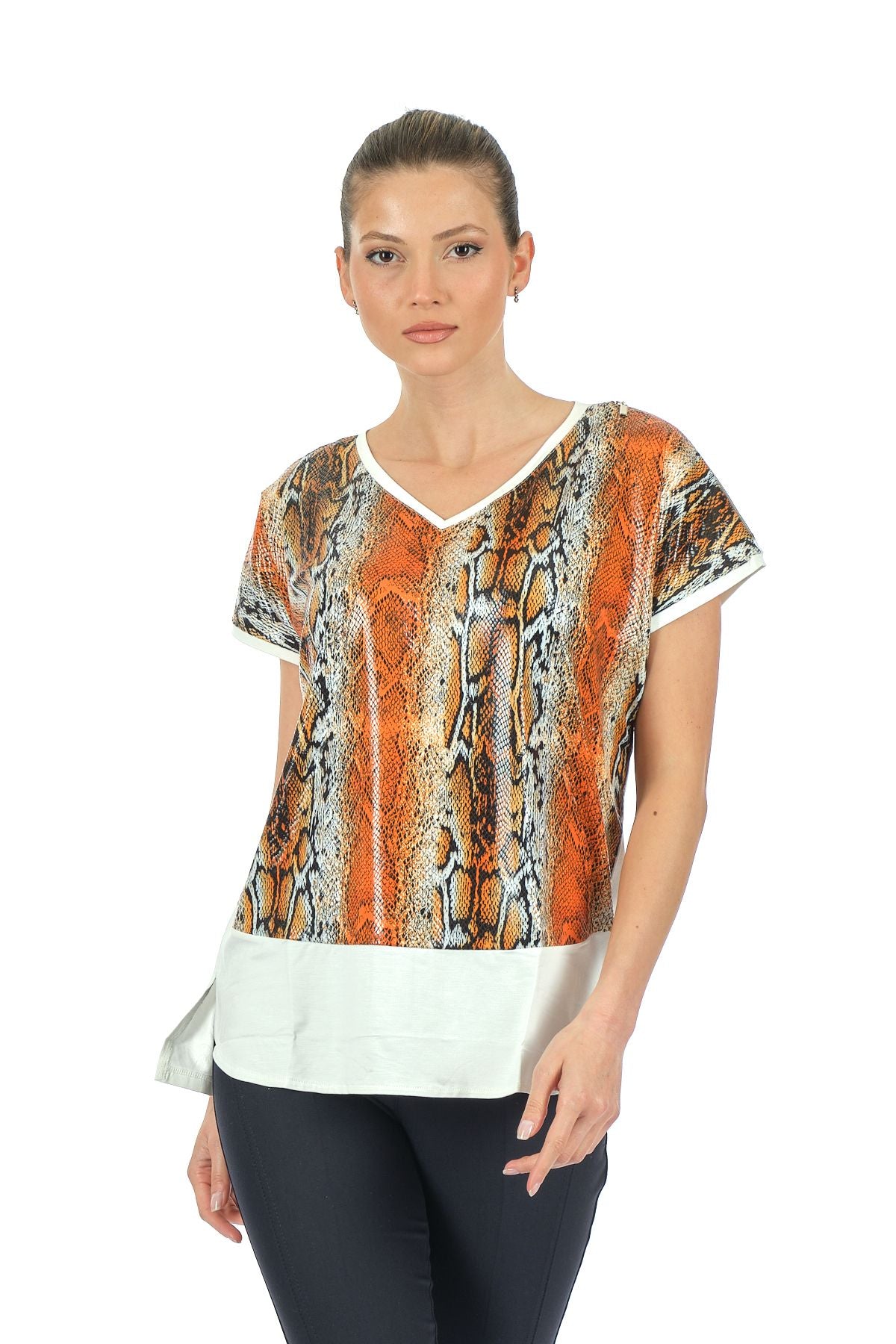 Twomail Oversize V Yaka Yılan Desenli Kadın T-Shirt - Kısa Kol