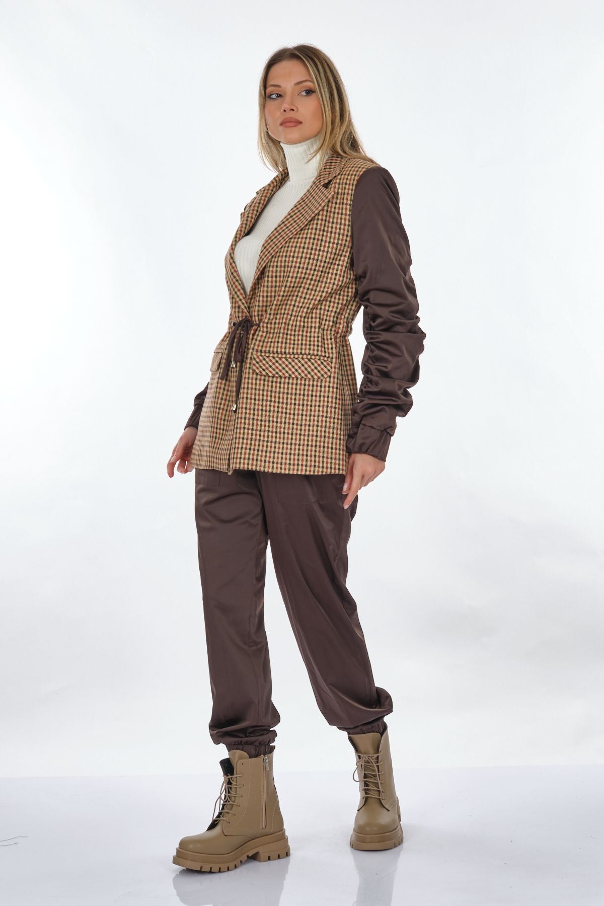 Unique Mode Oversize Crop Ekose Kadın Ceket - Büzgülü Kol