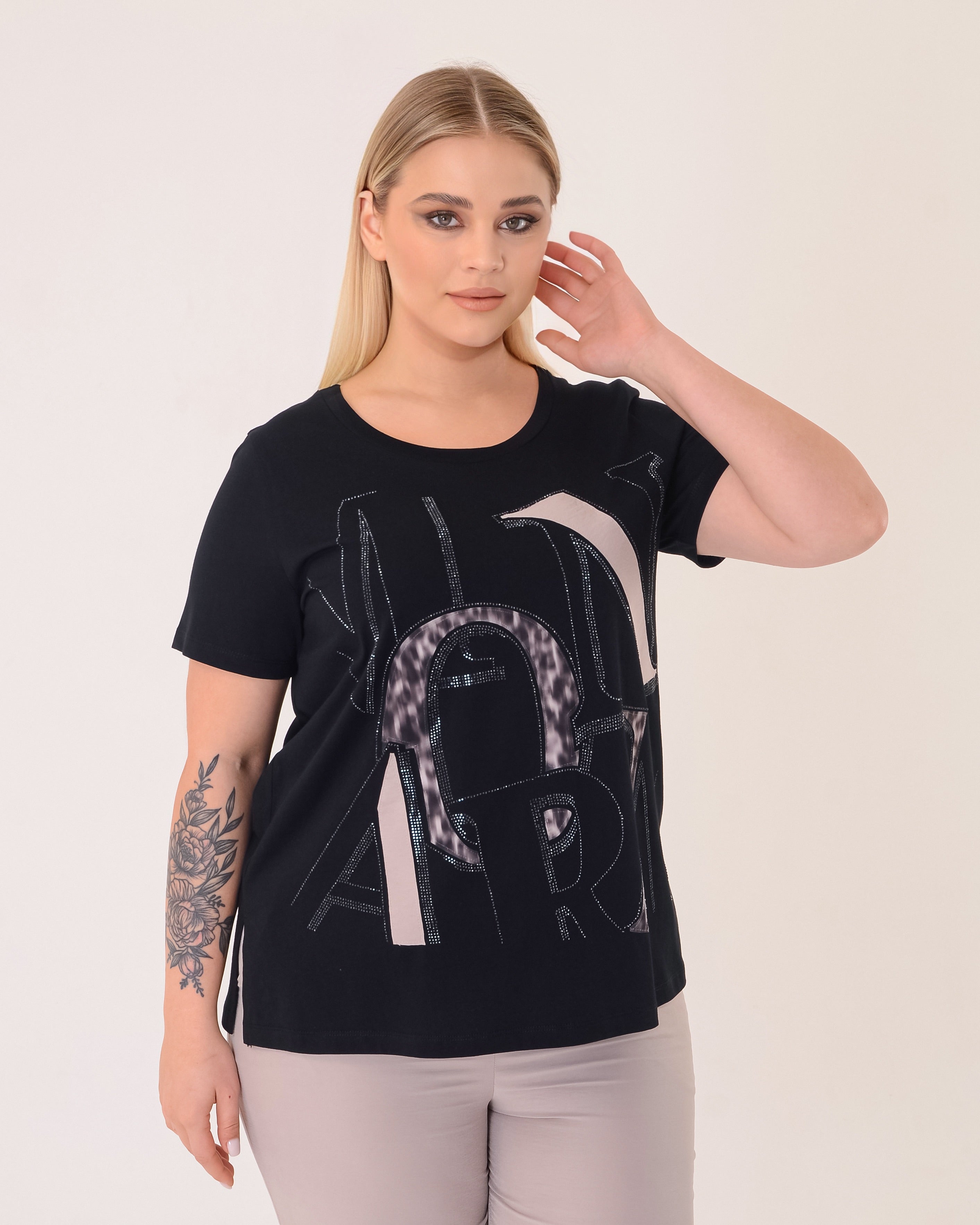 Vedi Büyük Beden Yuvarlak Yaka Kısa Kollu Yazı Detaylı Kadın T-Shirt 25YXD5015 Translation missing: tr.content.product_image_main