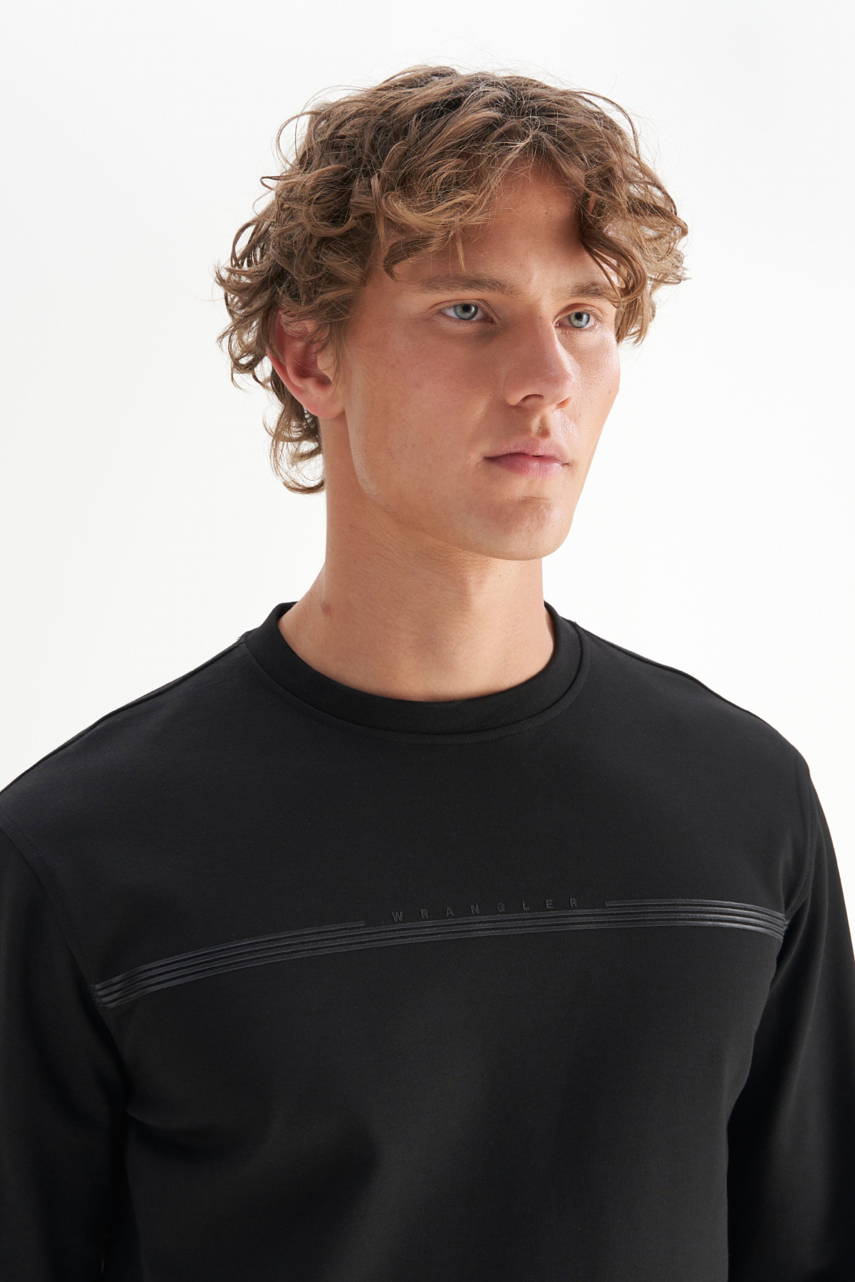 Wrangler Erkek Regular Fit Normal Kesim Bisiklet Yaka Sweatshirt Translation missing: tr.content.product_image_secondary