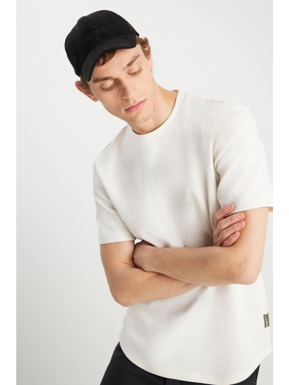 Wrangler Erkek Relaxed Fit Dokulu T-Shirt MW2510718104 Translation missing: tr.content.product_image_secondary