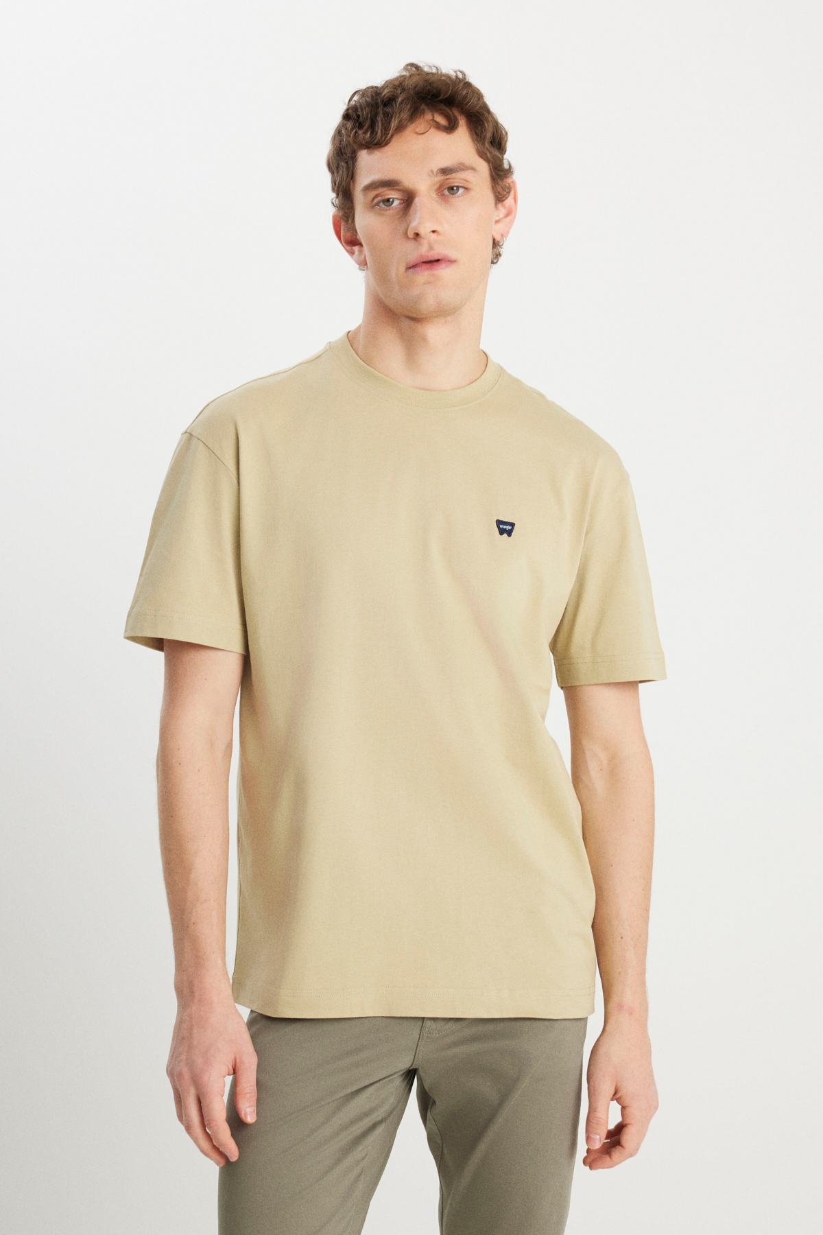Wrangler Oversize Erkek T-Shirt - Minimalist Günlük Stil Translation missing: tr.content.product_image_main
