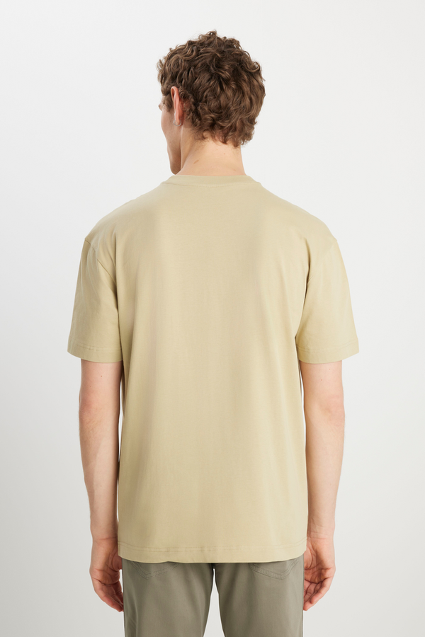 Wrangler Oversize Erkek T-Shirt - Minimalist Günlük Stil