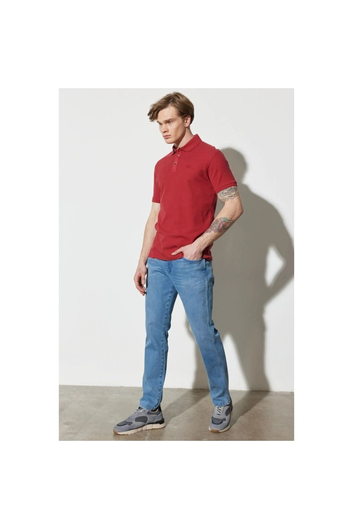 Wrangler Erkek Kısa Kol Polo Yaka Tişört - Minimalist Günlük Stil Translation missing: tr.content.product_image_secondary