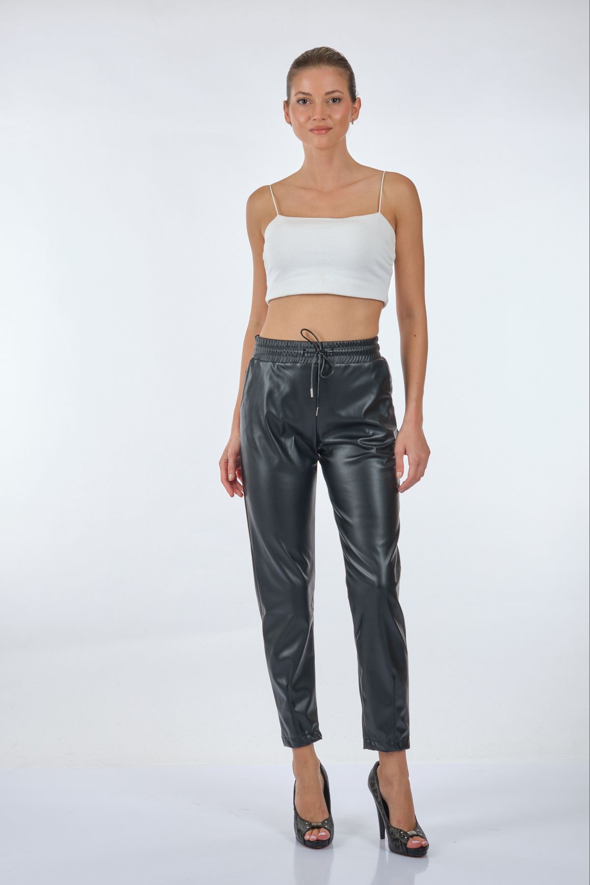 Ysatis Kadın Deri Look Midi Spor Pantolon - Günlük Şık Kombinler Translation missing: tr.content.product_image_main